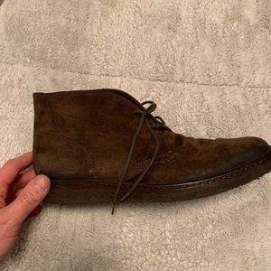 These are Tom Ford men’s size 10.5 dress shoes